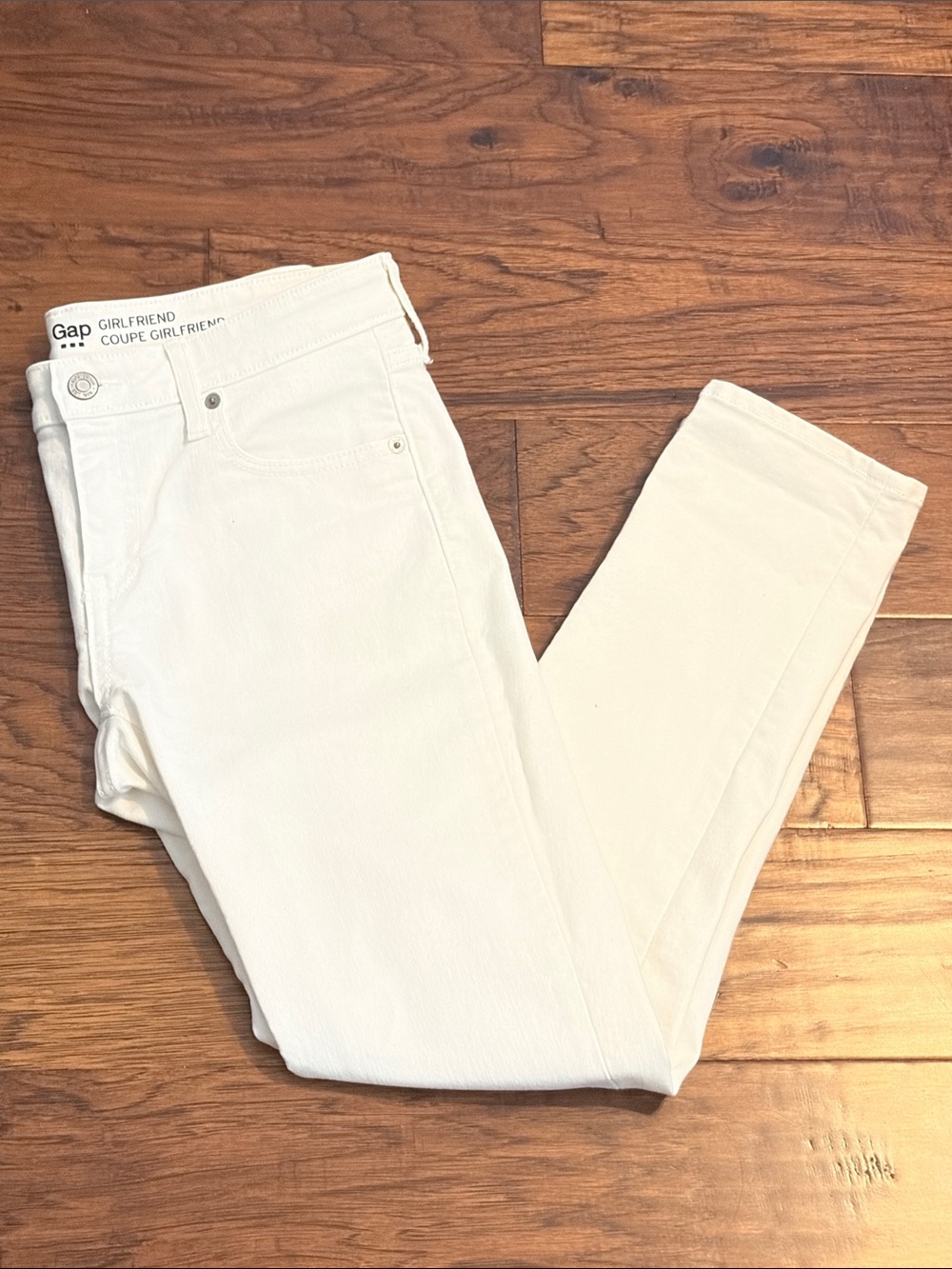 GAP White girlfriend Jeans - Women's Relaxed Fit